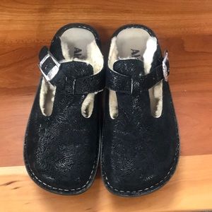 Alegria back suede clog